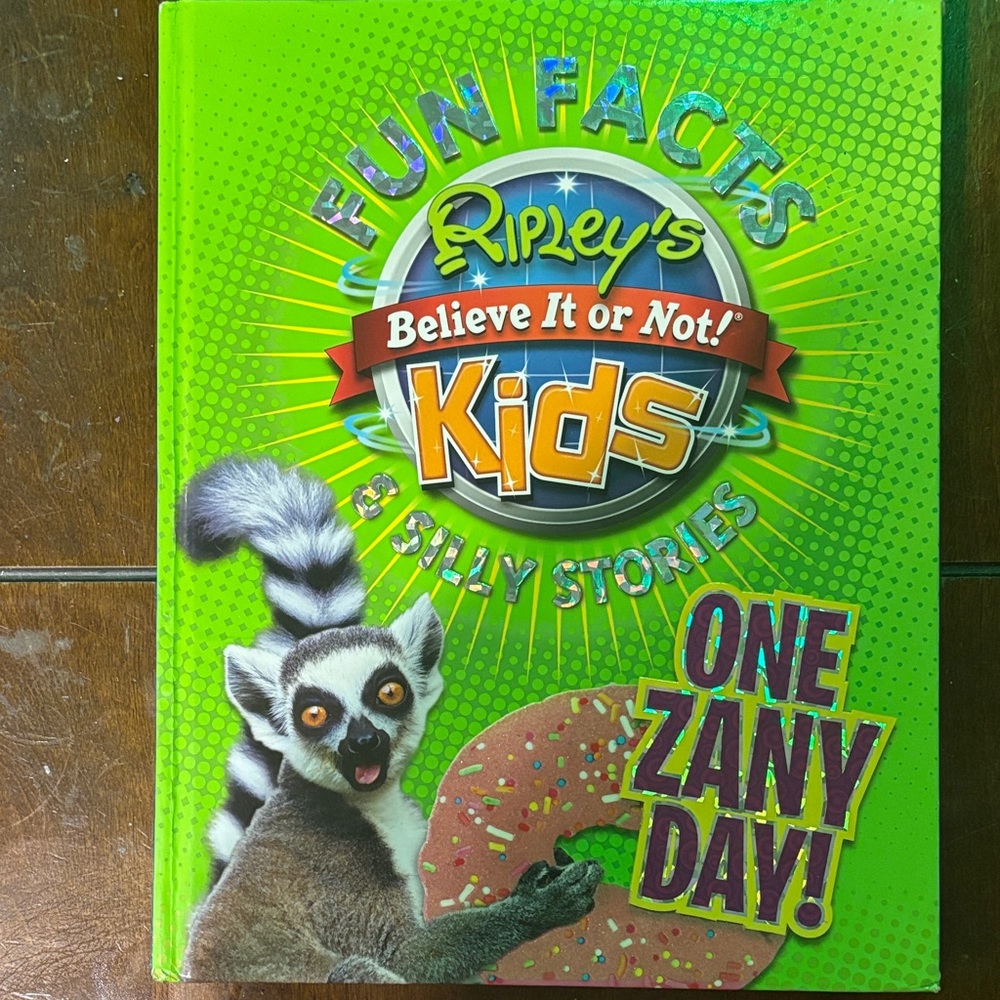 Kids Fun Facts Book - Ripley’s!!♥️♥️♥️